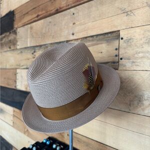 New-Dobbs Parker Cognac Hat with Black leather
Sweatband